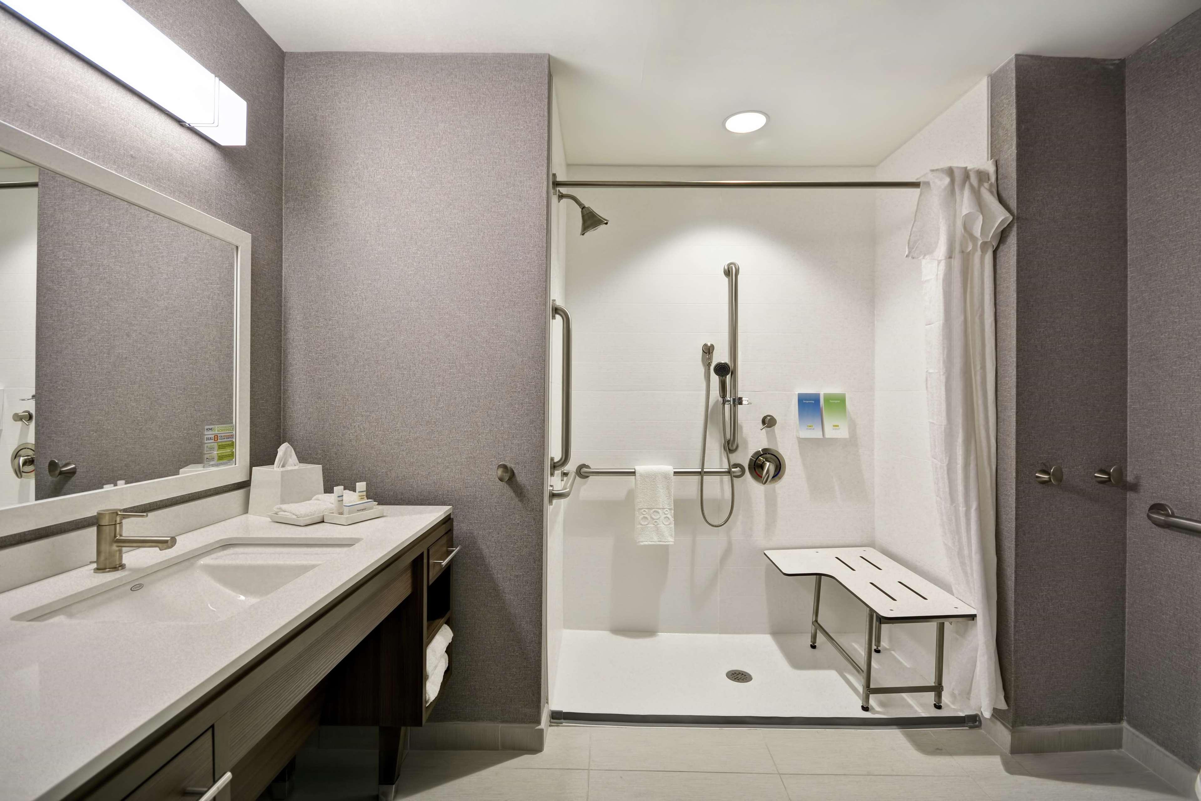 Home2 Suites By Hilton Queensbury Lake George Eksteriør billede
