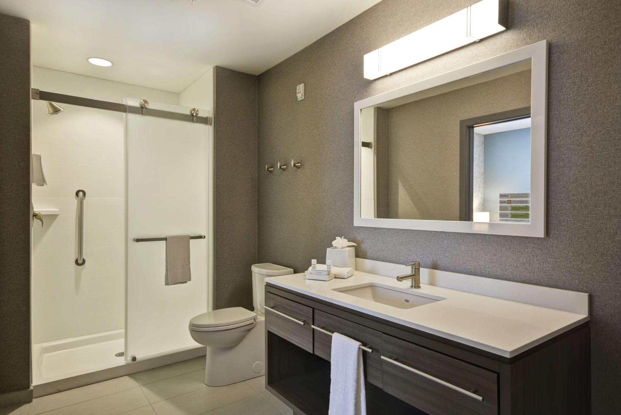 Home2 Suites By Hilton Queensbury Lake George Eksteriør billede