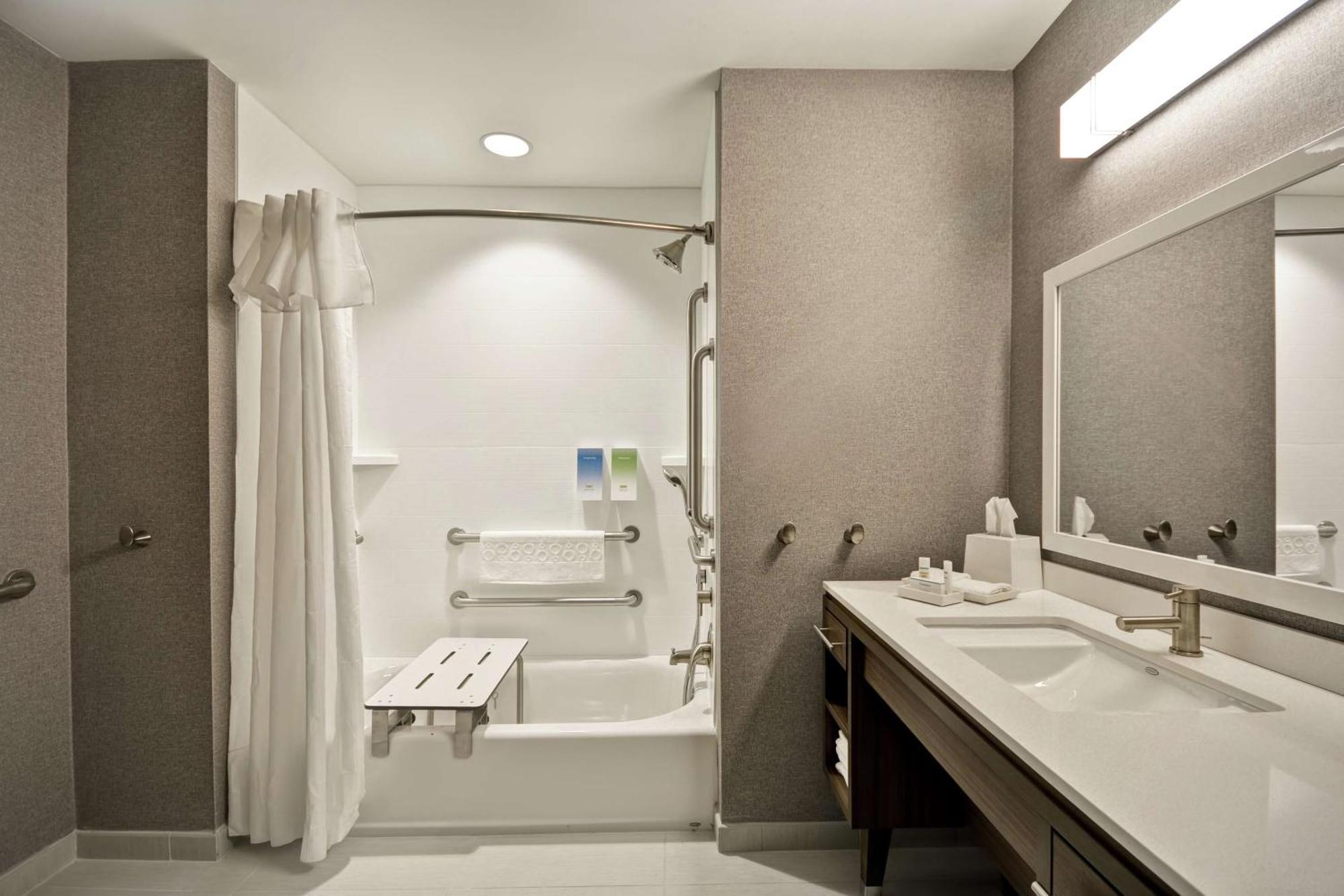 Home2 Suites By Hilton Queensbury Lake George Eksteriør billede